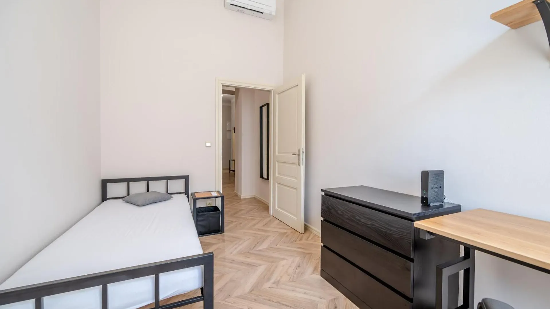 Palace Petrarca Prague 0*,